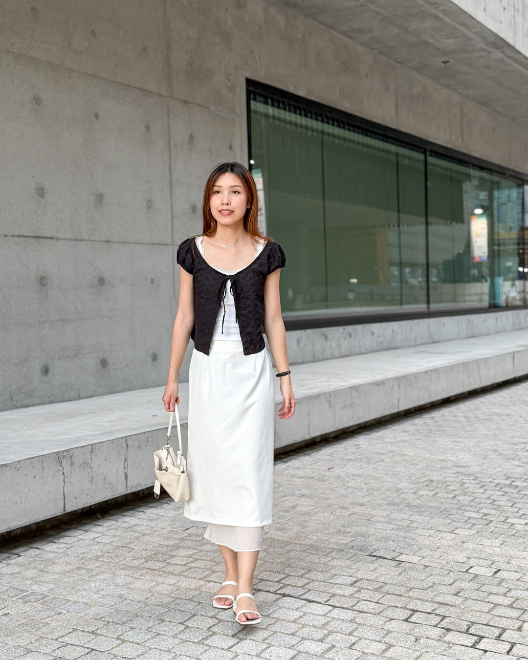 刺繡白茶花綁帶Blouse