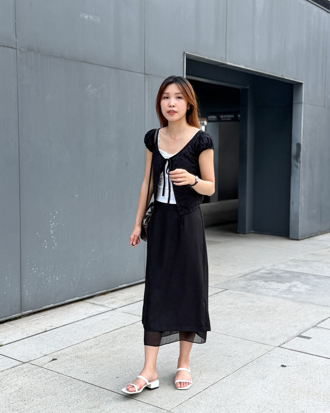 刺繡白茶花綁帶Blouse