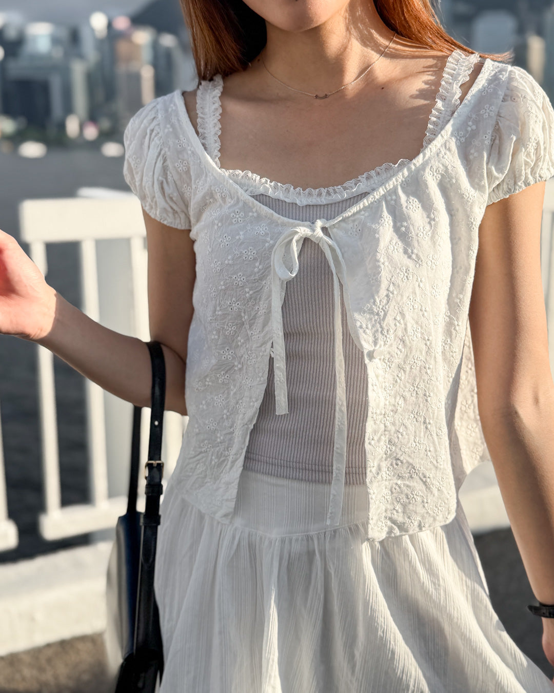 刺繡白茶花綁帶Blouse