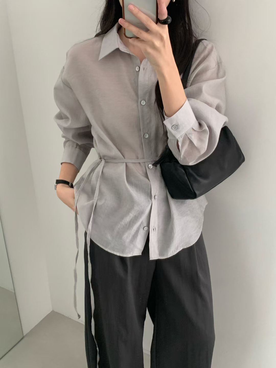 高級感UP! 微透光澤感Blouse
